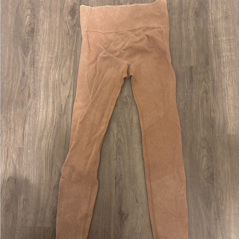 ON HOLD Tan ribbed leggings